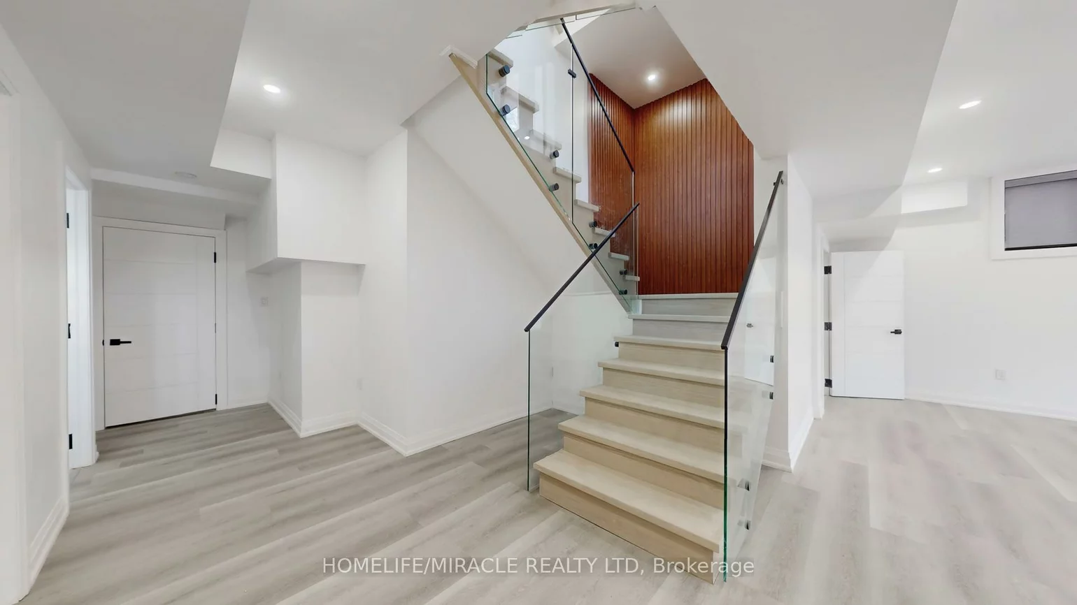 150, Stewart, 1002 - CO Central, Oakville