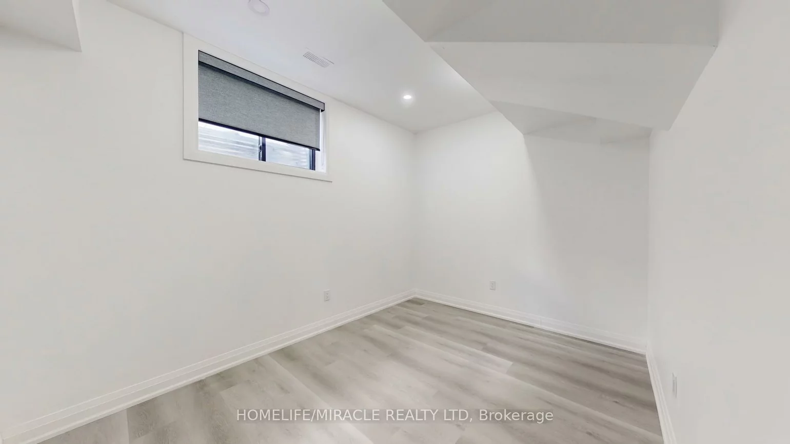 150, Stewart, 1002 - CO Central, Oakville
