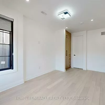 150, Stewart, 1002 - CO Central, Oakville