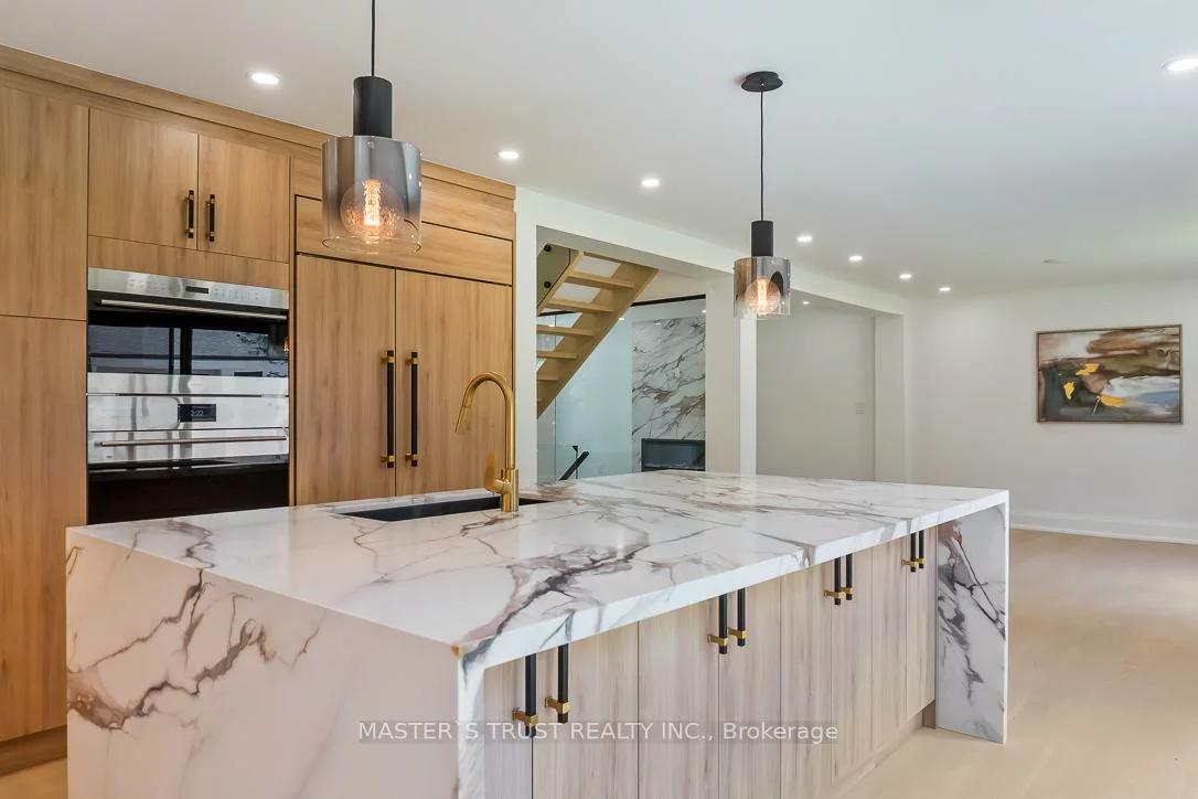 319, Beechfield, 1006 - FD Ford, Oakville