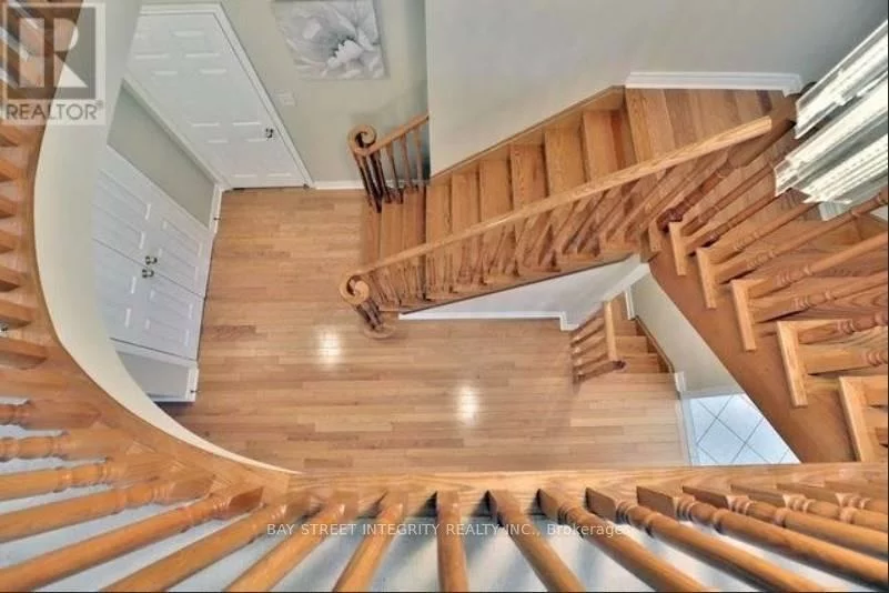 1383, Liverpool, 1022 - WT West Oak Trails, Oakville
