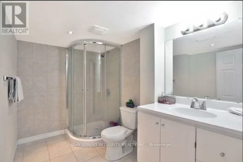 1383, Liverpool, 1022 - WT West Oak Trails, Oakville