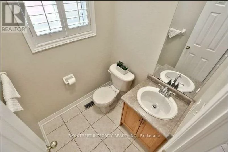 1383, Liverpool, 1022 - WT West Oak Trails, Oakville
