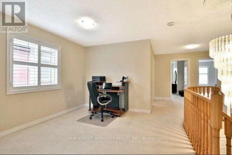1383, Liverpool, 1022 - WT West Oak Trails, Oakville