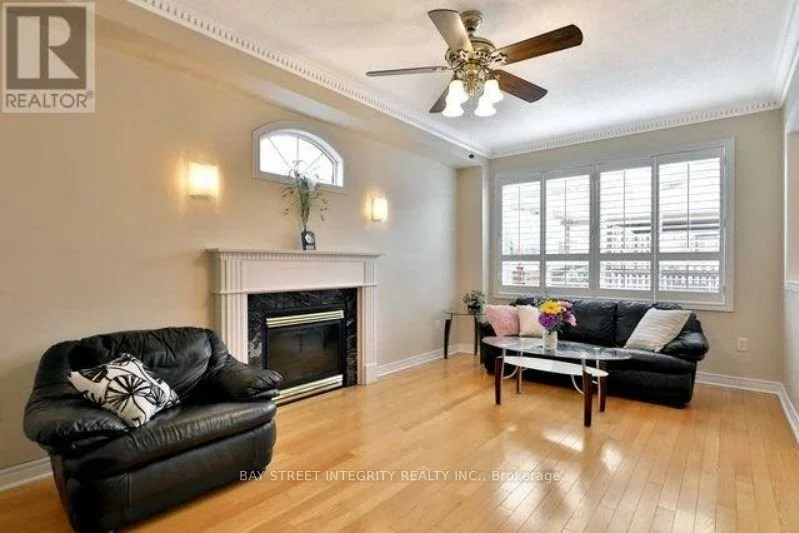1383, Liverpool, 1022 - WT West Oak Trails, Oakville