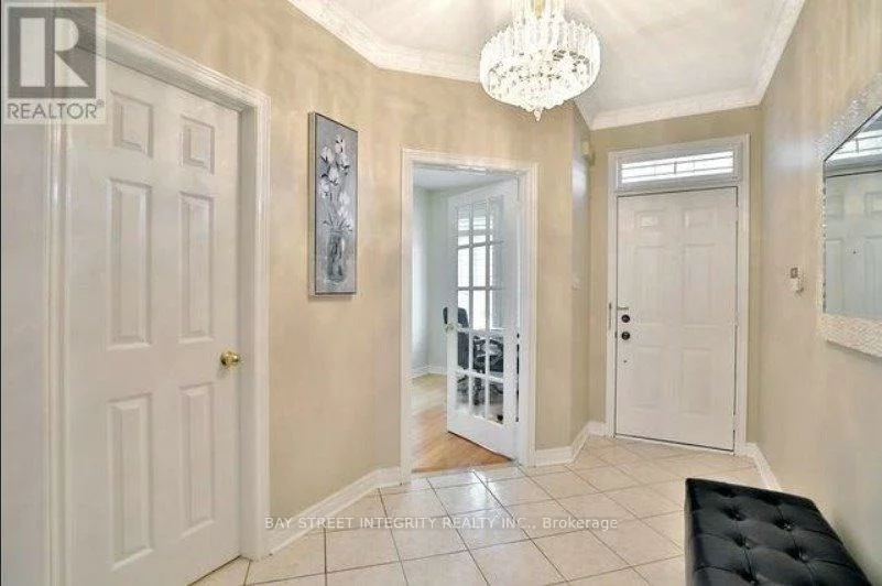 1383, Liverpool, 1022 - WT West Oak Trails, Oakville