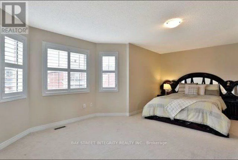 1383, Liverpool, 1022 - WT West Oak Trails, Oakville