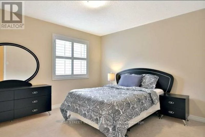 1383, Liverpool, 1022 - WT West Oak Trails, Oakville
