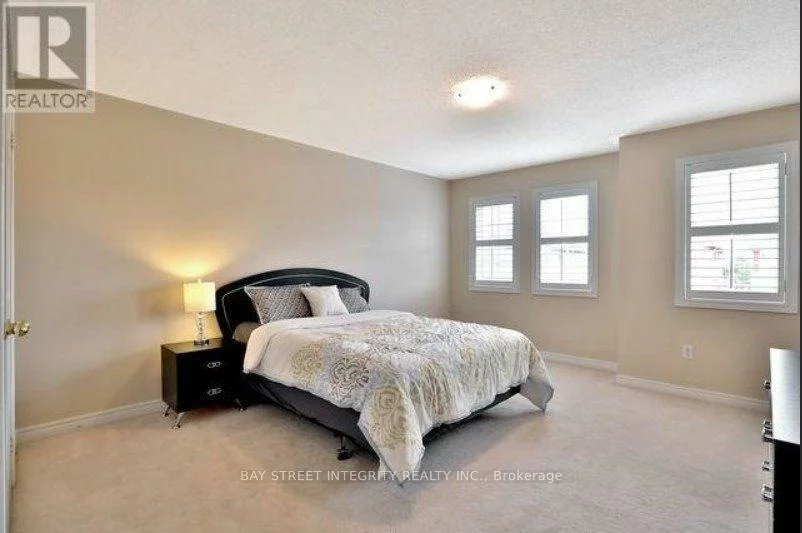 1383, Liverpool, 1022 - WT West Oak Trails, Oakville