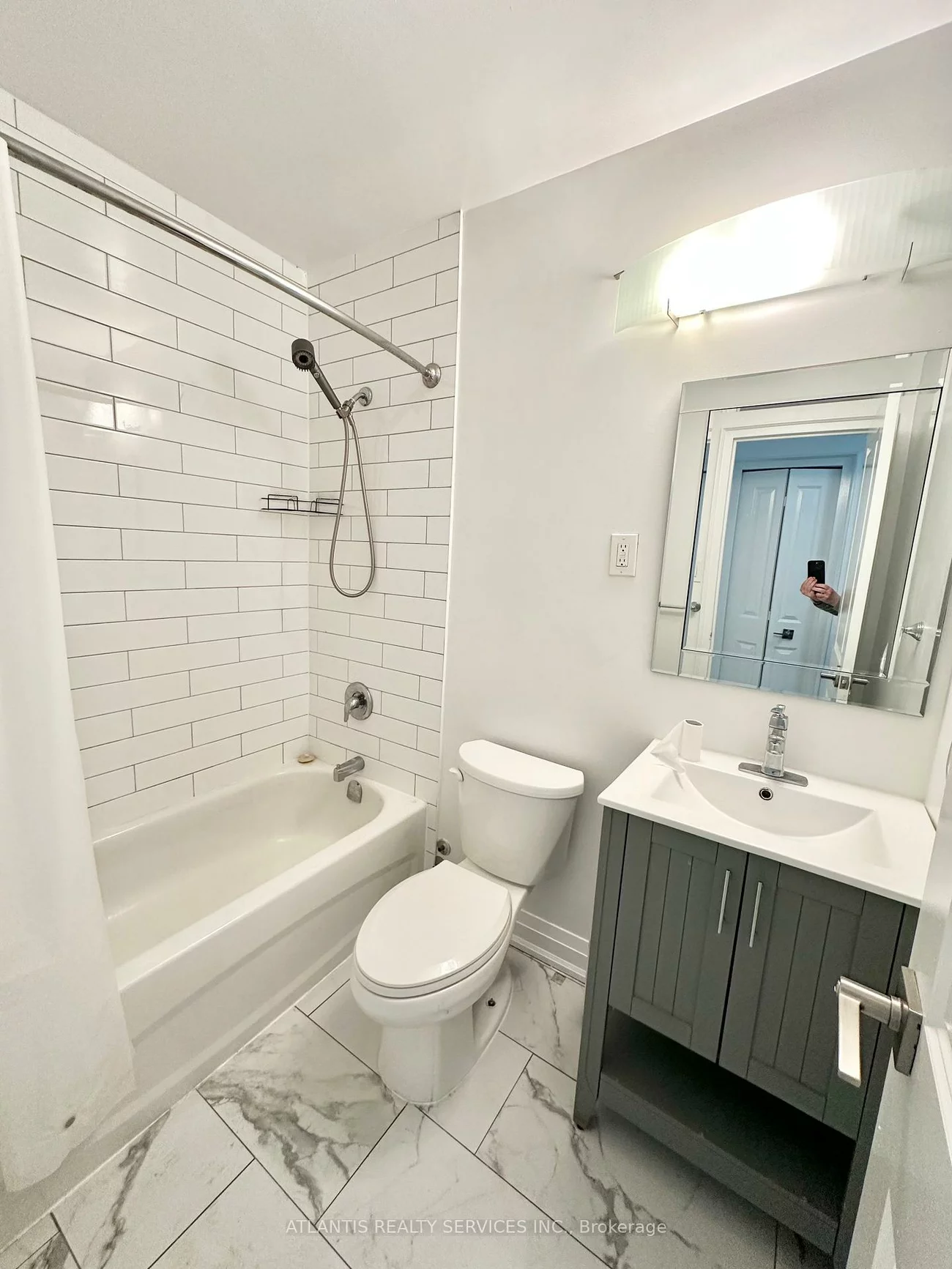 50, East, 1001 - BR Bronte, Oakville