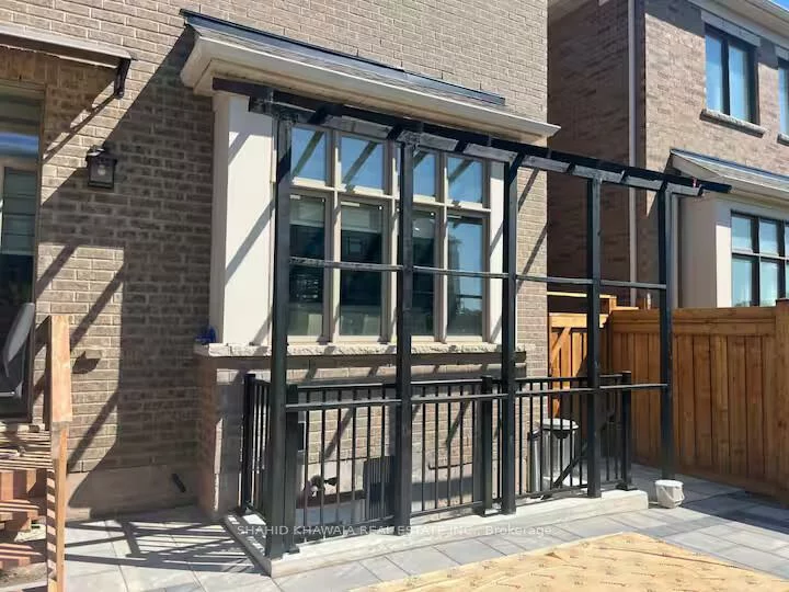 1328, Aymond, 1010 - JM Joshua Meadows, Oakville