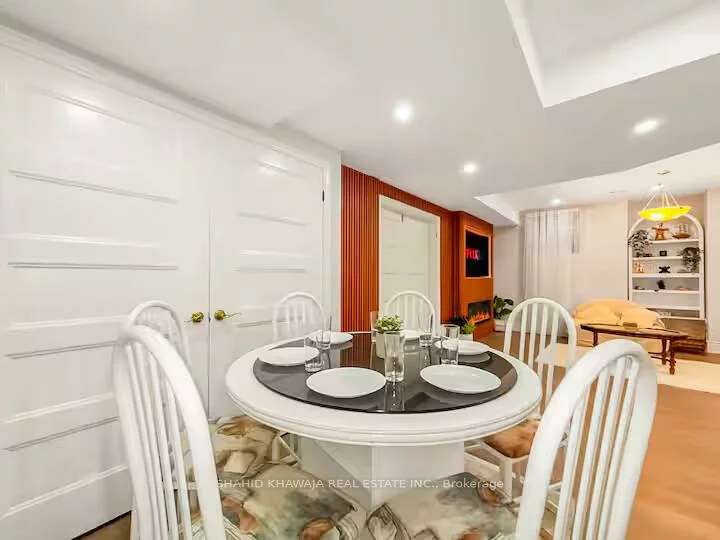 1328, Aymond, 1010 - JM Joshua Meadows, Oakville