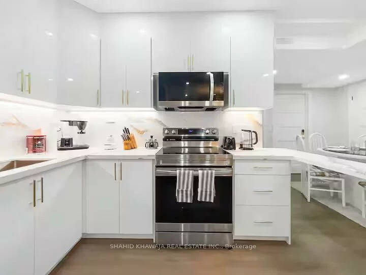 1328, Aymond, 1010 - JM Joshua Meadows, Oakville
