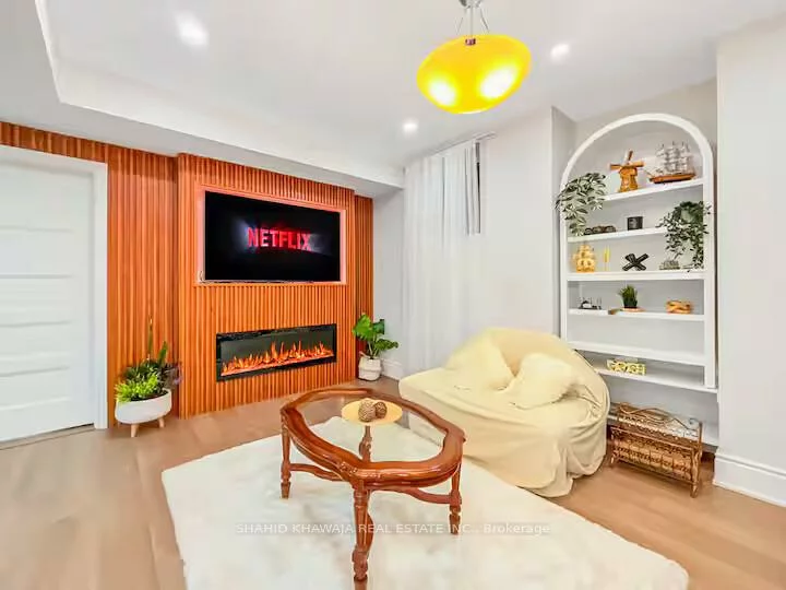 1328, Aymond, 1010 - JM Joshua Meadows, Oakville