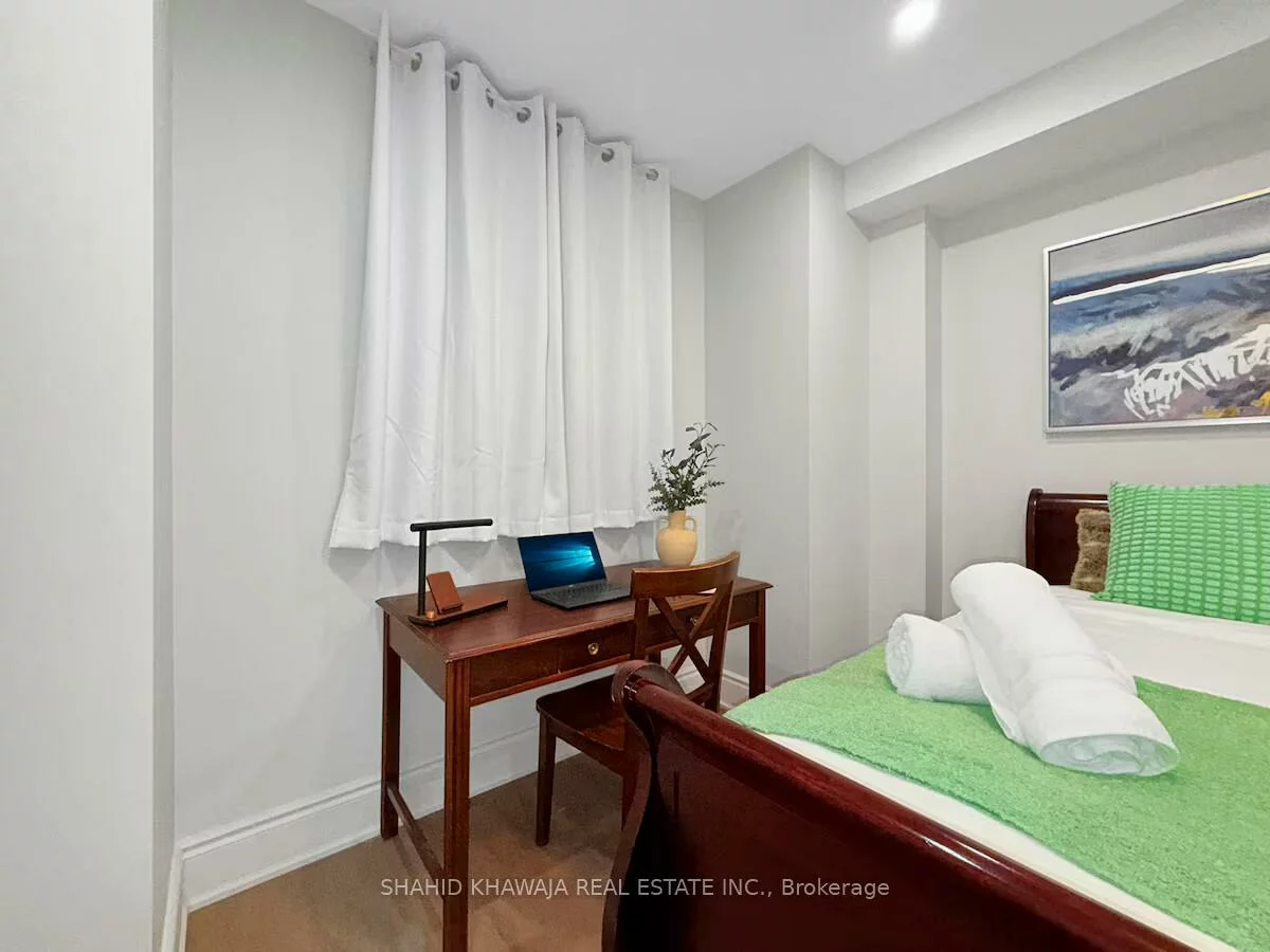 1328, Aymond, 1010 - JM Joshua Meadows, Oakville