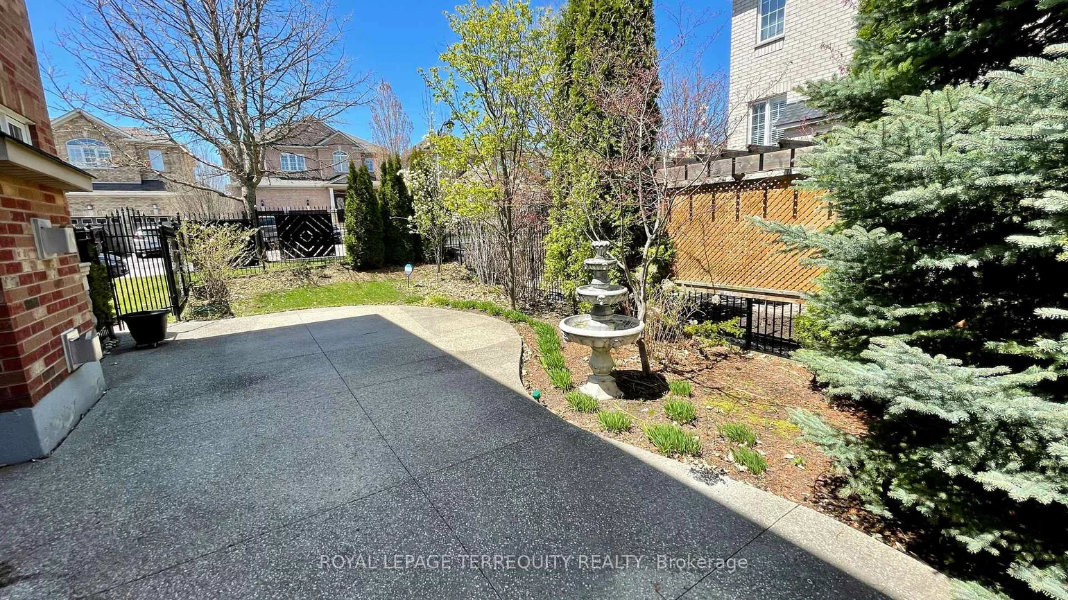 2114, Helmsley, 1019 - WM Westmount, Oakville