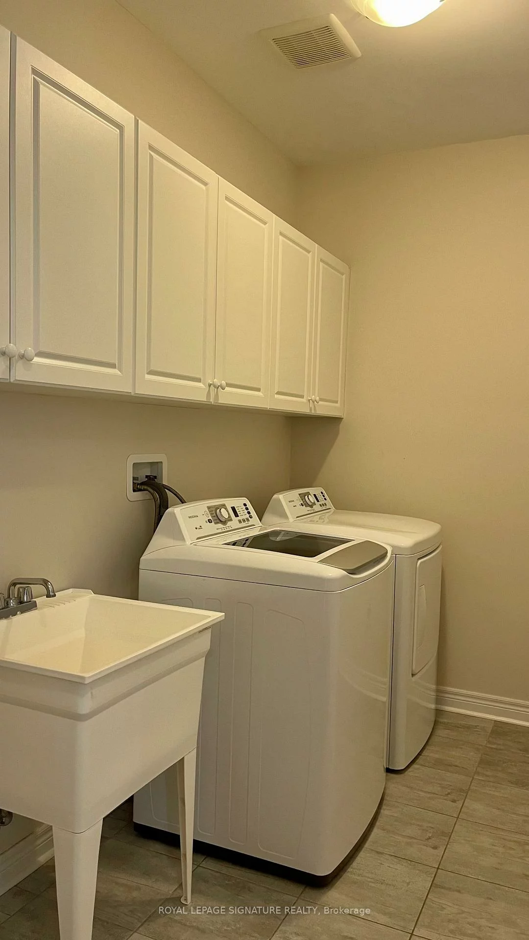 343, North Park, 1008 - GO Glenorchy, Oakville
