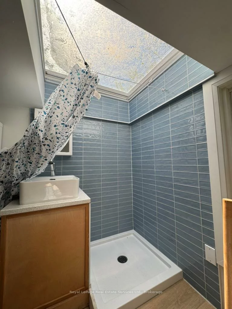 40, Bond, 1002 - CO Central, Oakville