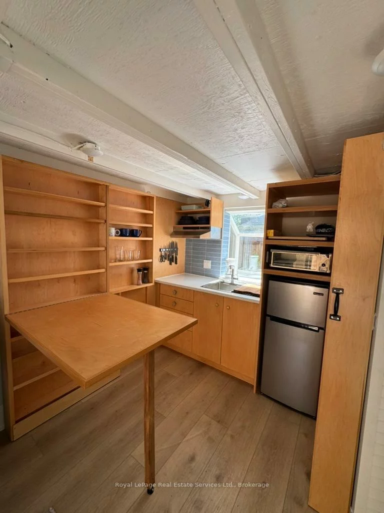 40, Bond, 1002 - CO Central, Oakville