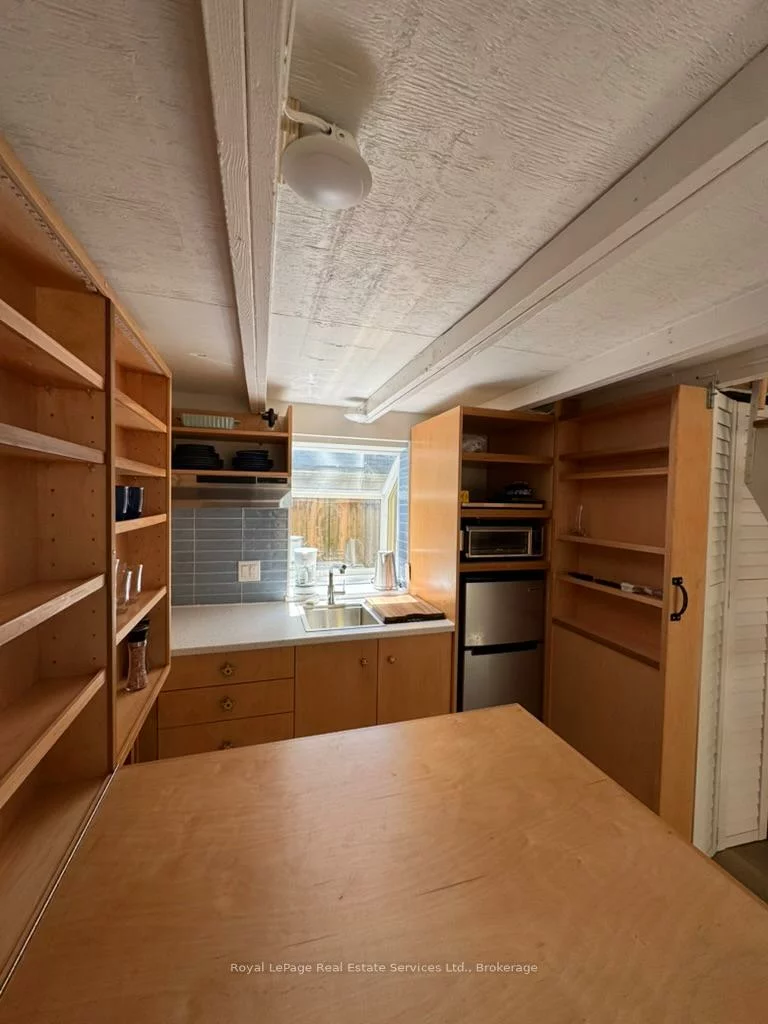 40, Bond, 1002 - CO Central, Oakville