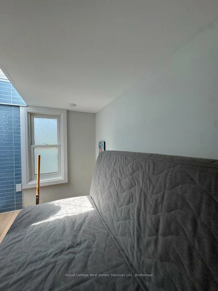 40, Bond, 1002 - CO Central, Oakville