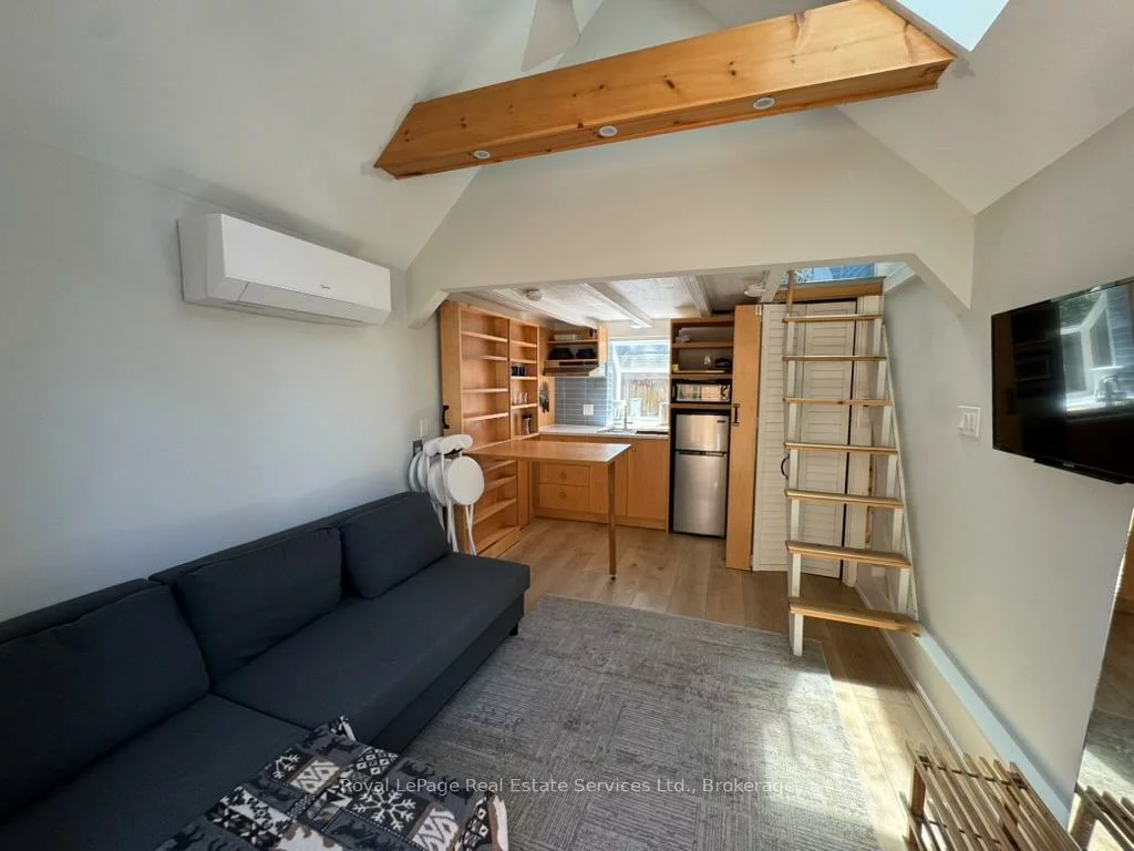 40, Bond, 1002 - CO Central, Oakville
