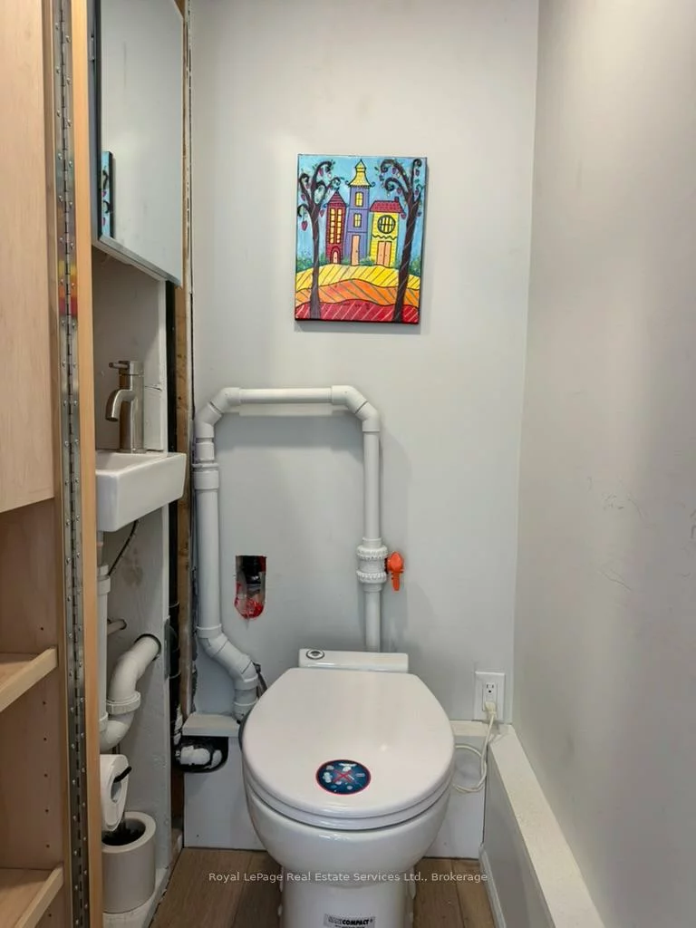 40, Bond, 1002 - CO Central, Oakville