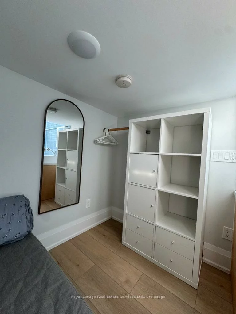 40, Bond, 1002 - CO Central, Oakville