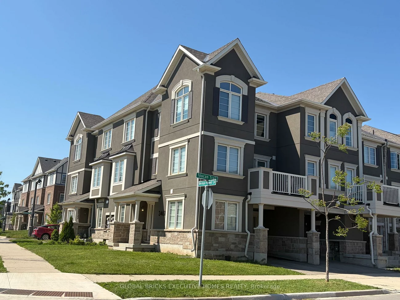 3461, Vernon Powell, 1008 - GO Glenorchy, Oakville