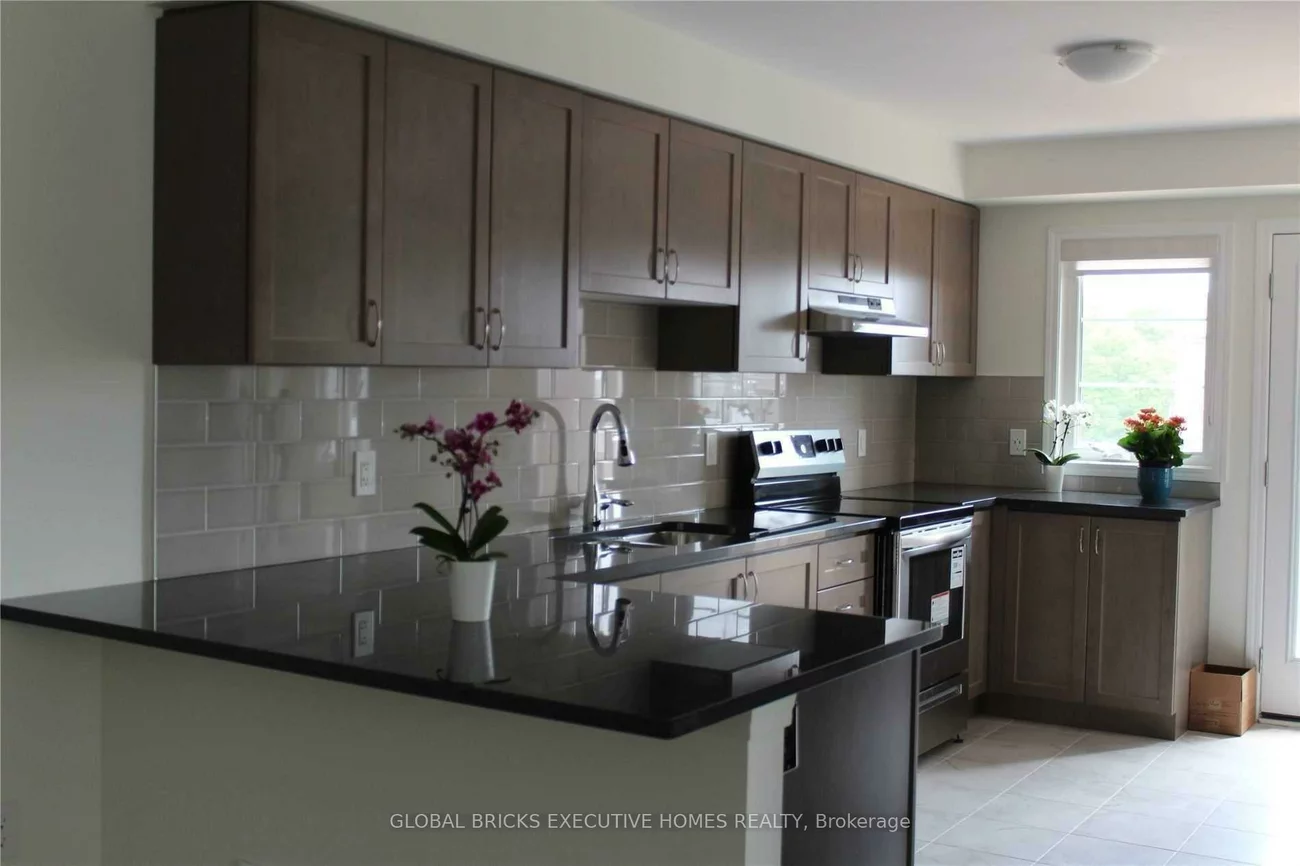 3461, Vernon Powell, 1008 - GO Glenorchy, Oakville
