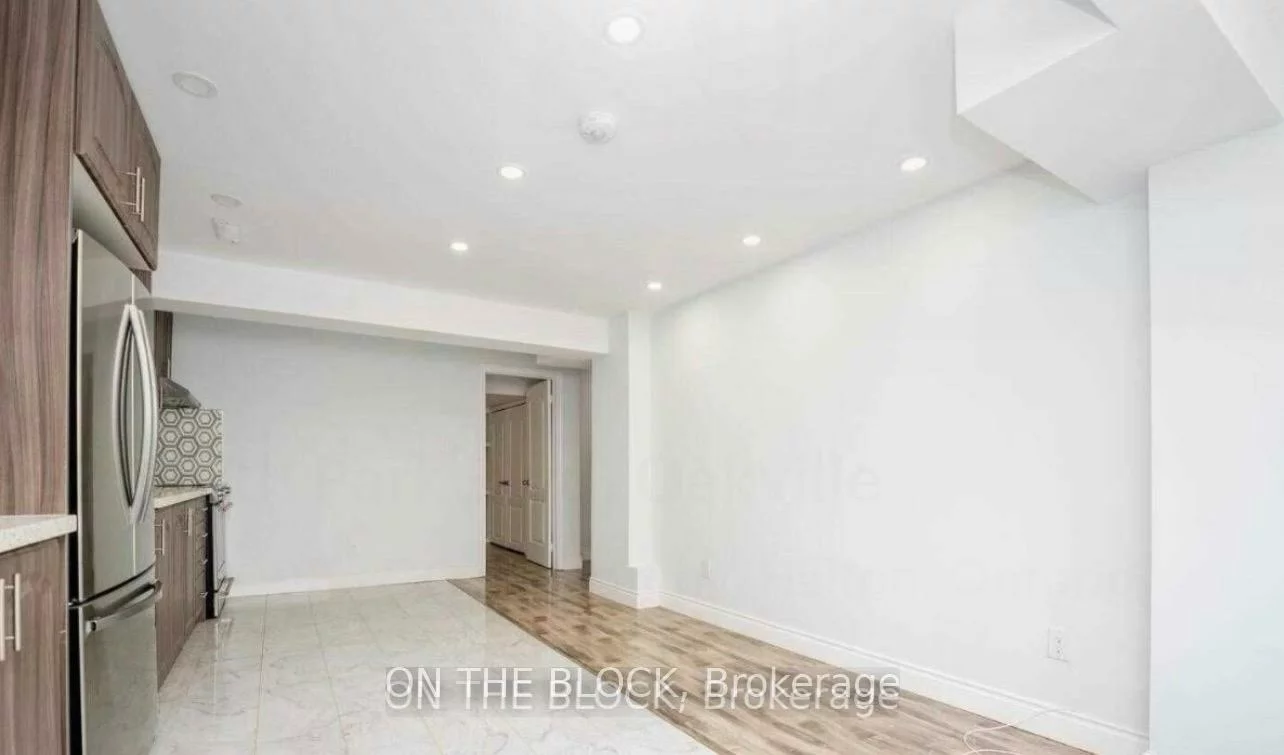 362, North Park Blvd, 1008 - GO Glenorchy, Oakville