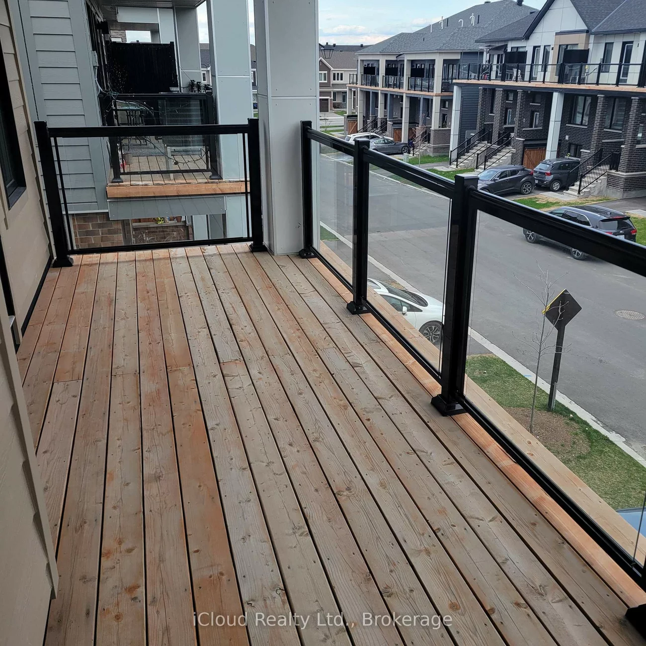 3523, Post, 1008 - GO Glenorchy, Oakville