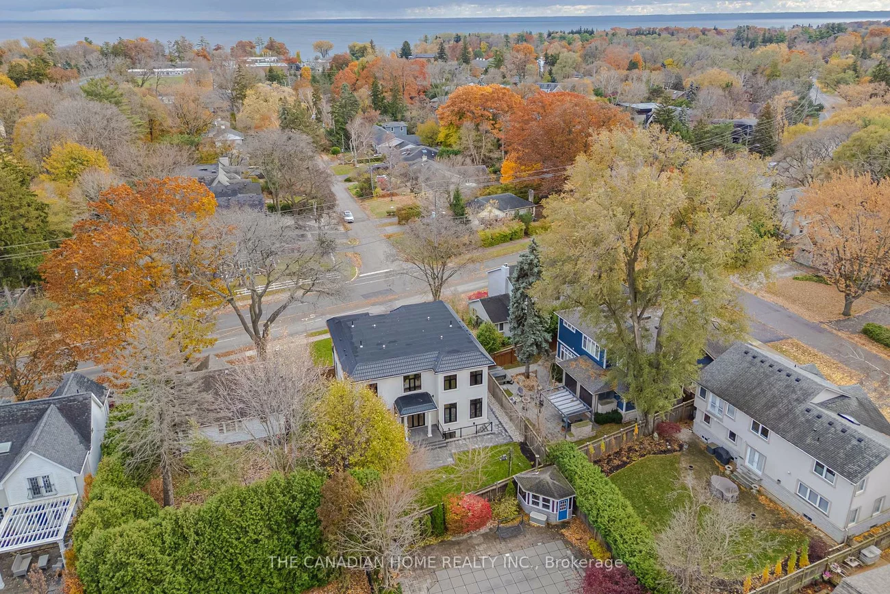 499, Rebecca, 1020 - WO West, Oakville