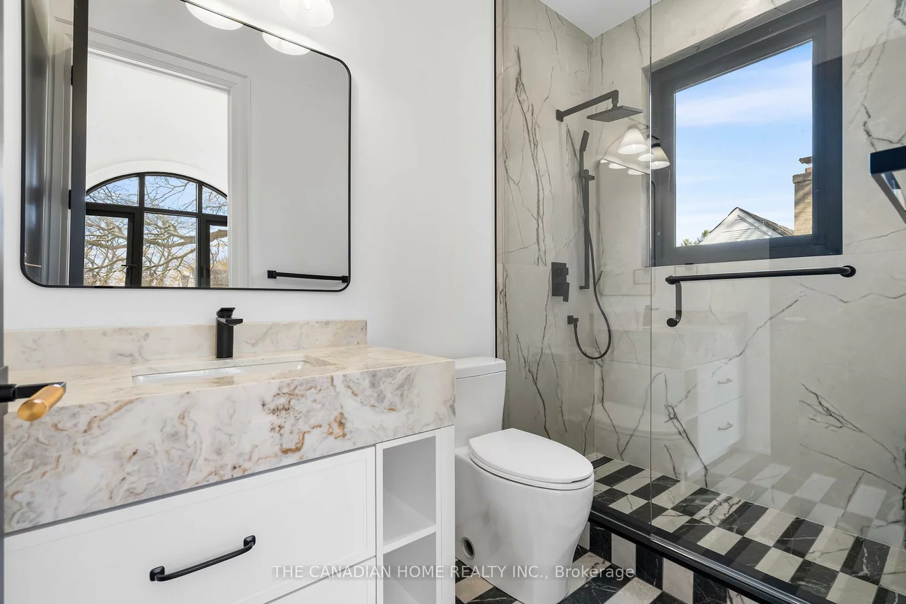 499, Rebecca, 1020 - WO West, Oakville