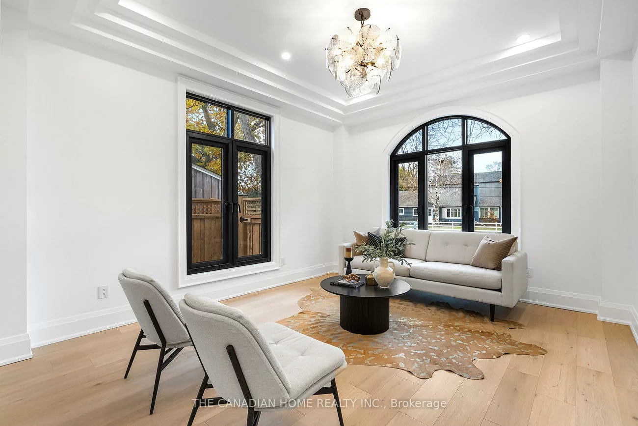 499, Rebecca, 1020 - WO West, Oakville