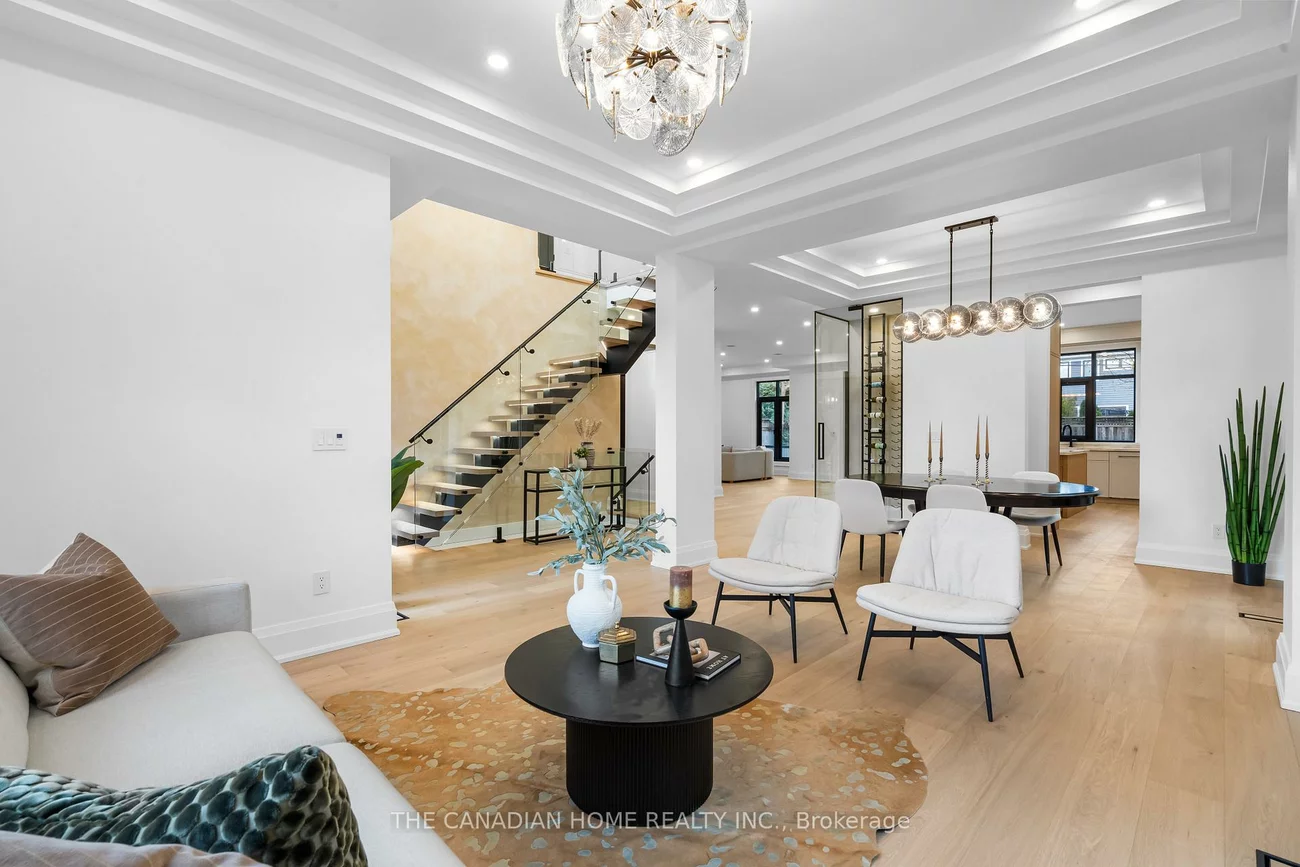 499, Rebecca, 1020 - WO West, Oakville