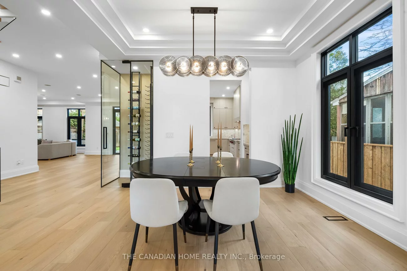 499, Rebecca, 1020 - WO West, Oakville