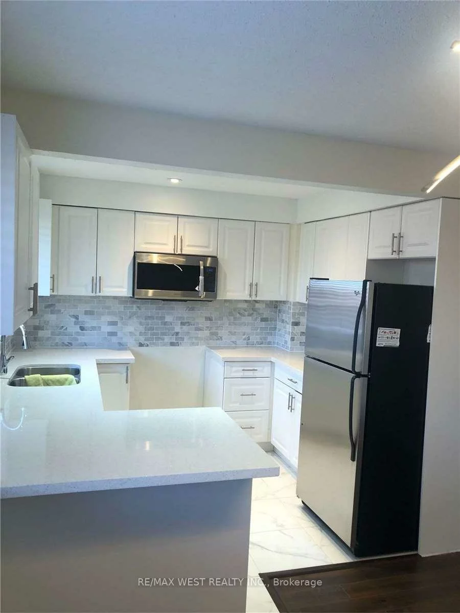 2295, Marine, 1001 - BR Bronte, Oakville