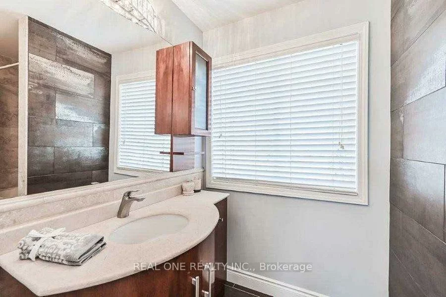2380, Guildstone, 1022 - WT West Oak Trails, Oakville