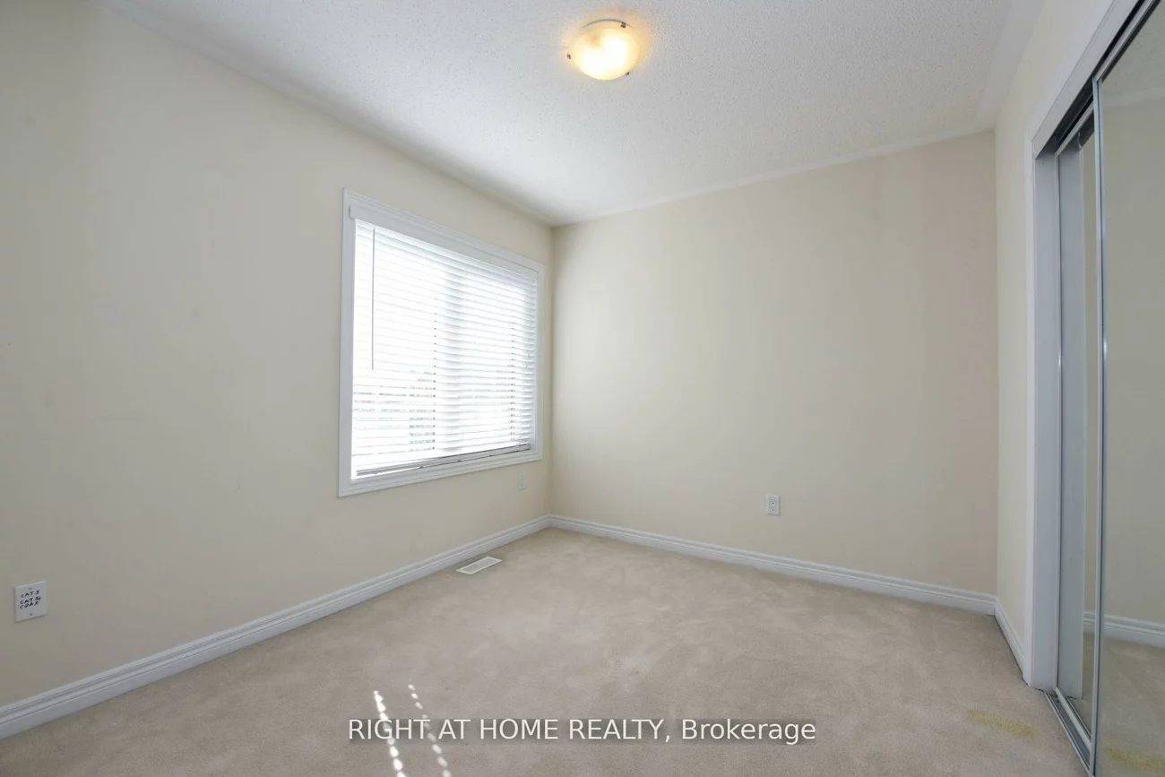 245, Sarah Cline, 1008 - GO Glenorchy, Oakville