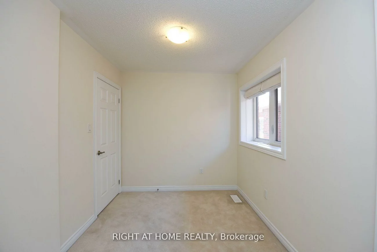 245, Sarah Cline, 1008 - GO Glenorchy, Oakville