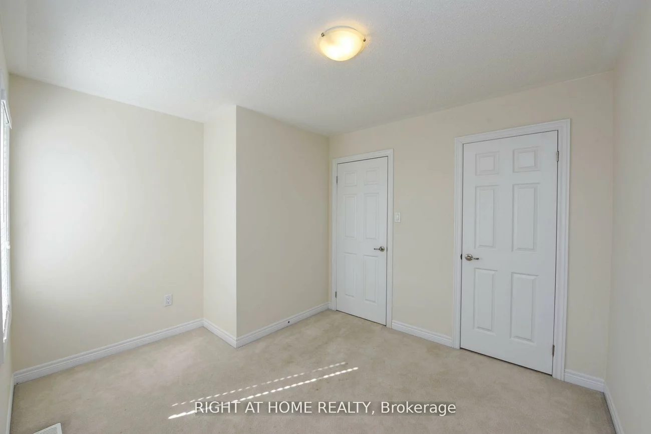 245, Sarah Cline, 1008 - GO Glenorchy, Oakville