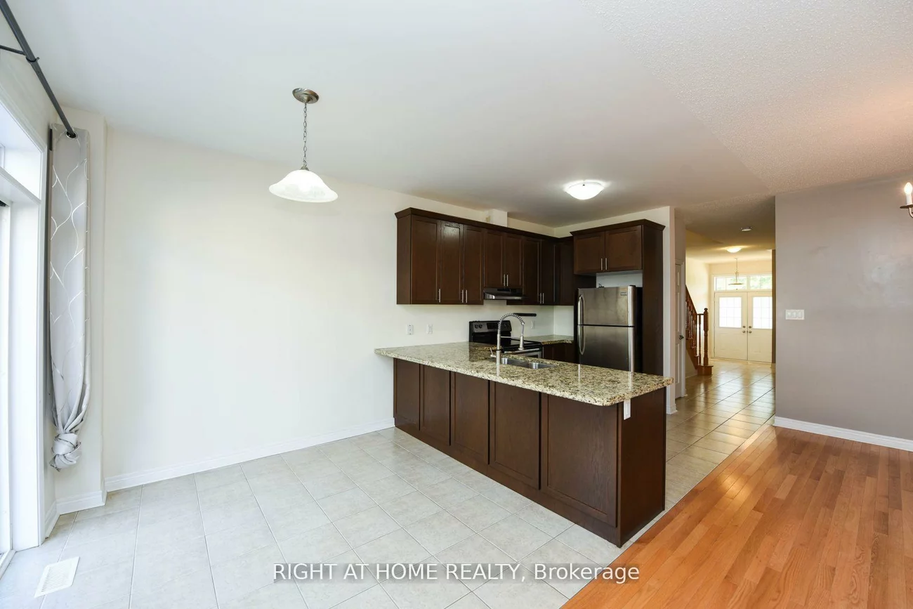 245, Sarah Cline, 1008 - GO Glenorchy, Oakville