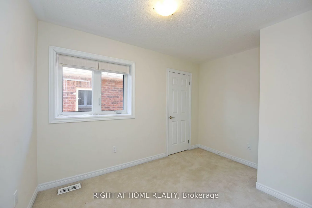 245, Sarah Cline, 1008 - GO Glenorchy, Oakville