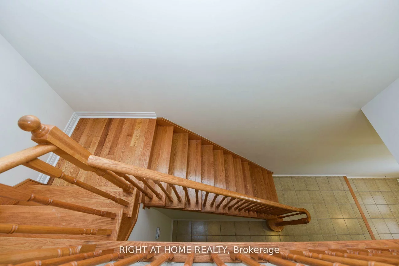 245, Sarah Cline, 1008 - GO Glenorchy, Oakville