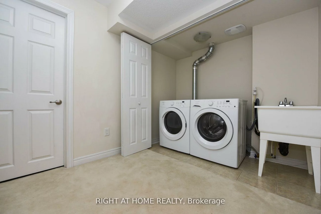 245, Sarah Cline, 1008 - GO Glenorchy, Oakville