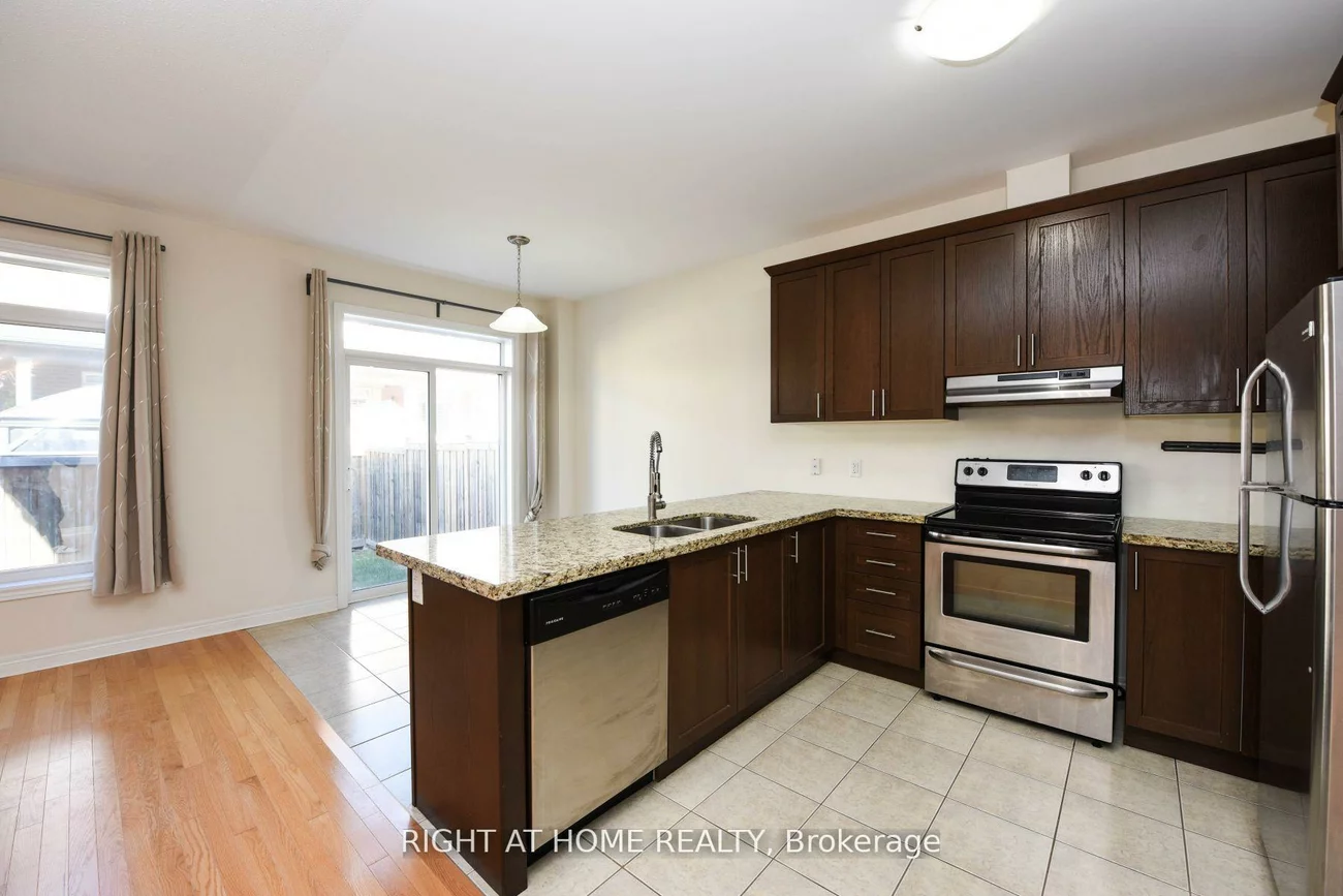 245, Sarah Cline, 1008 - GO Glenorchy, Oakville