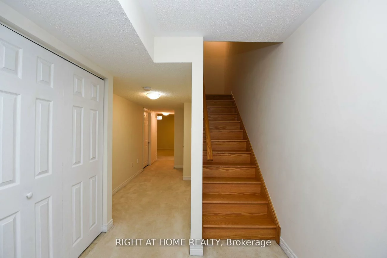 245, Sarah Cline, 1008 - GO Glenorchy, Oakville