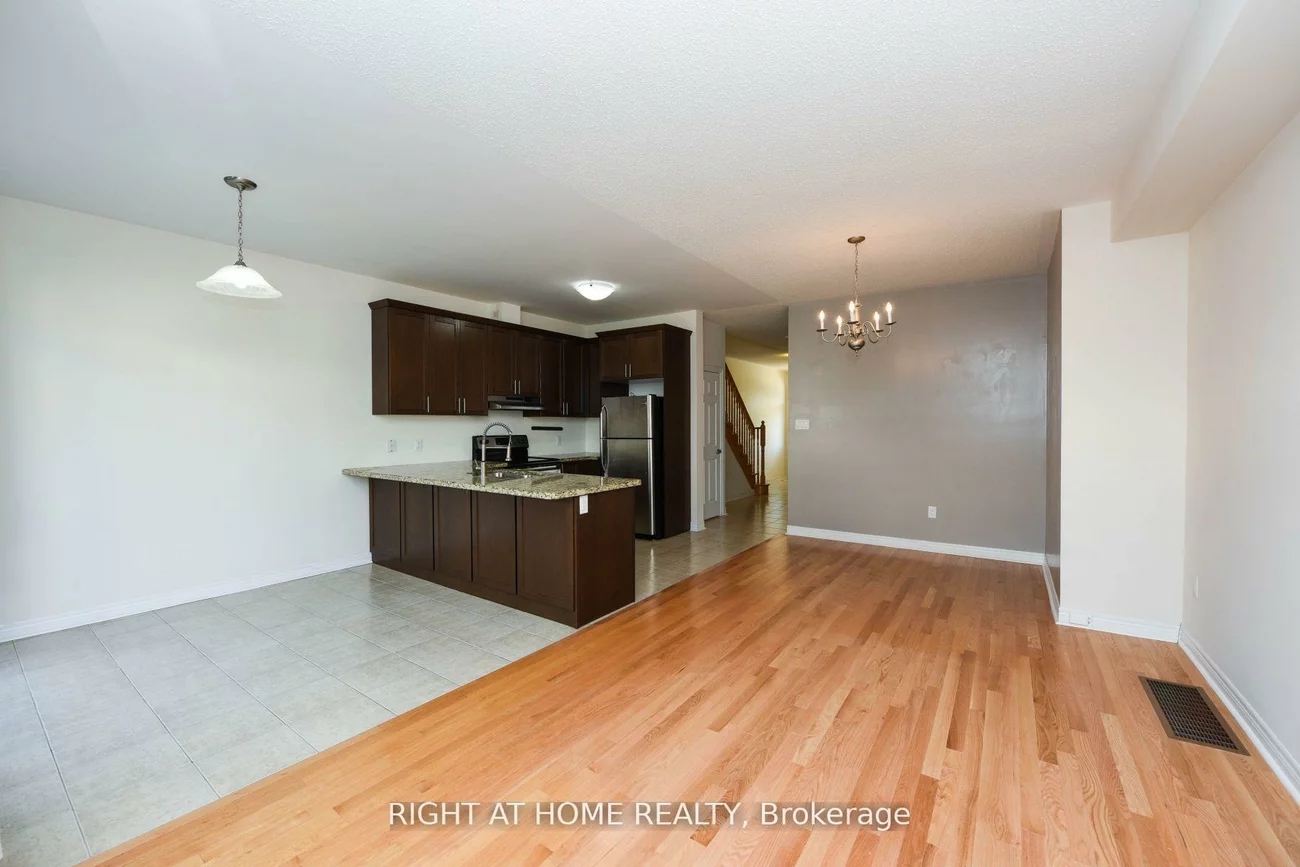 245, Sarah Cline, 1008 - GO Glenorchy, Oakville