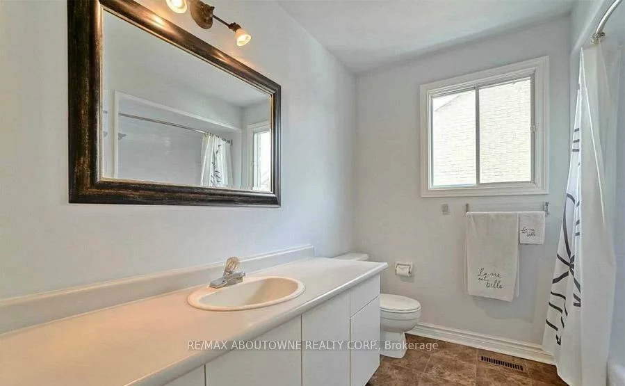 1284, Creekside, 1018 - WC Wedgewood Creek, Oakville